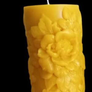 🌺 Peony Relief Beeswax Candle